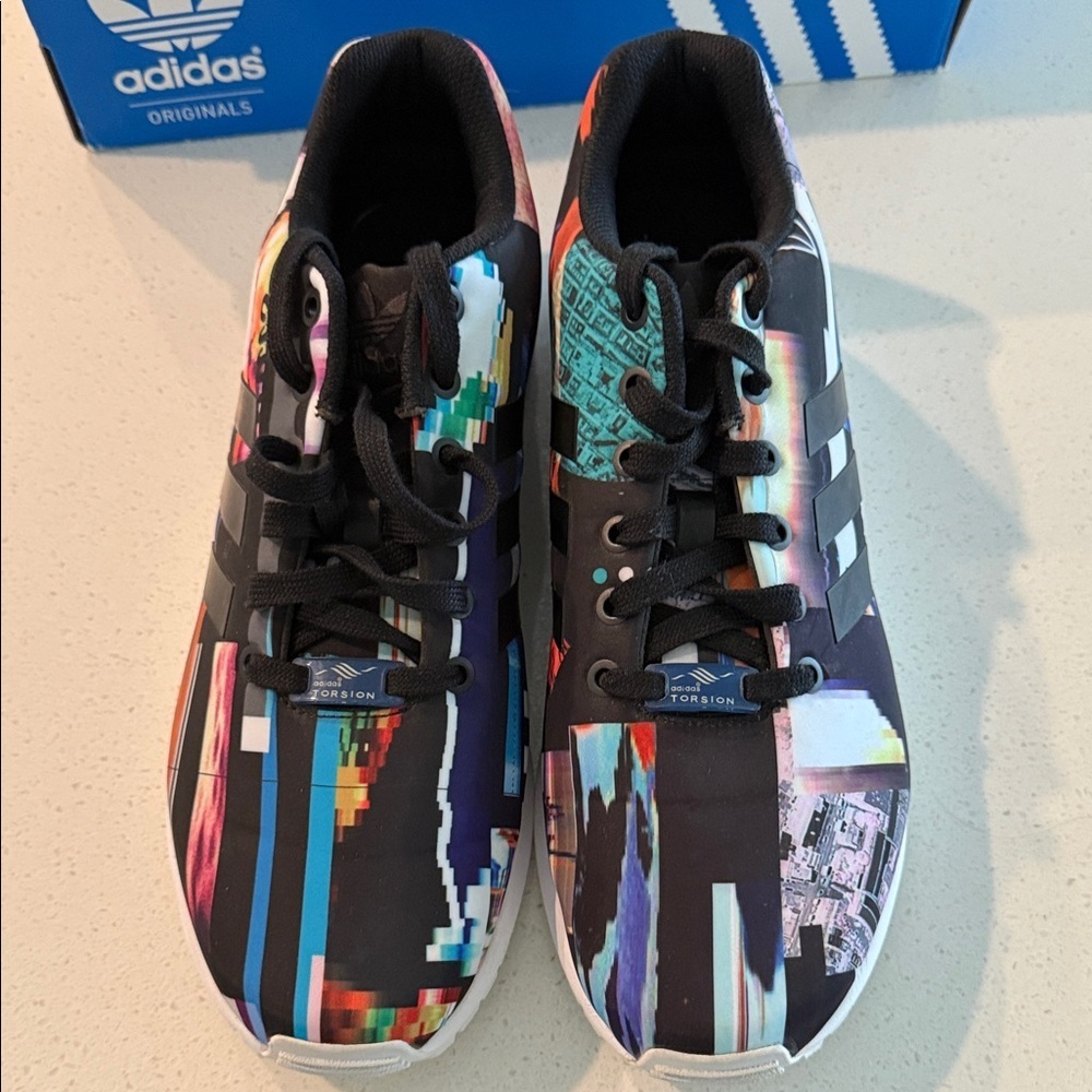 adidas Torsion Men’s Black Multicolor Graphic Sneakers - Picture 2 of 6